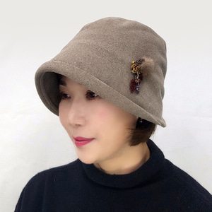 밍크 꽃술 브로치 포근 여성 보넷 두건 모자